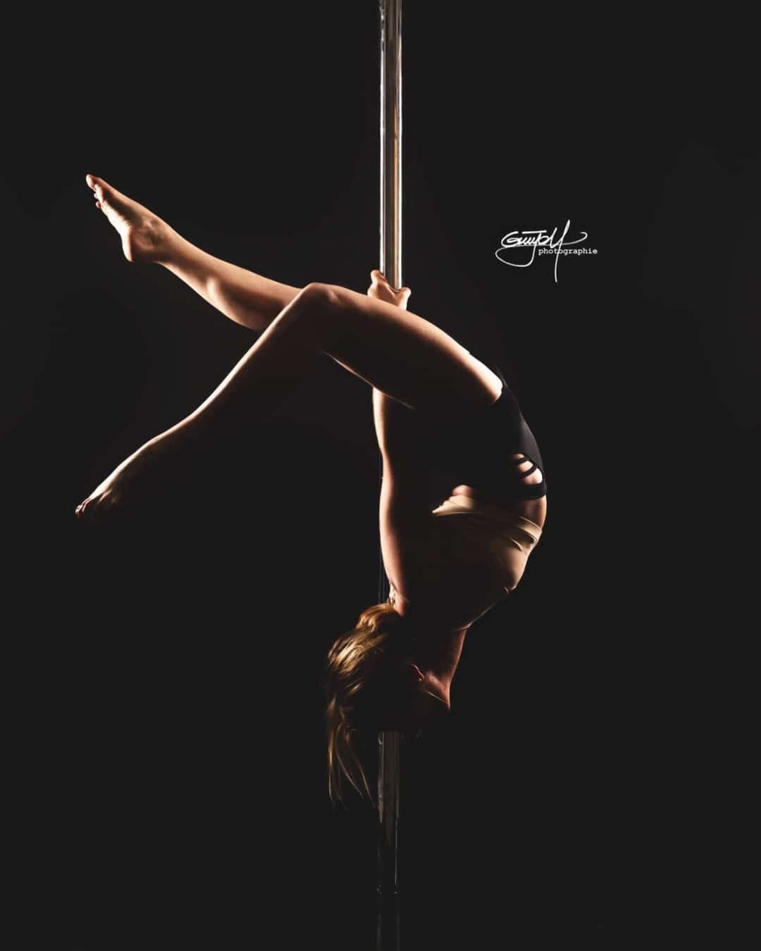 prof pole dance avancé